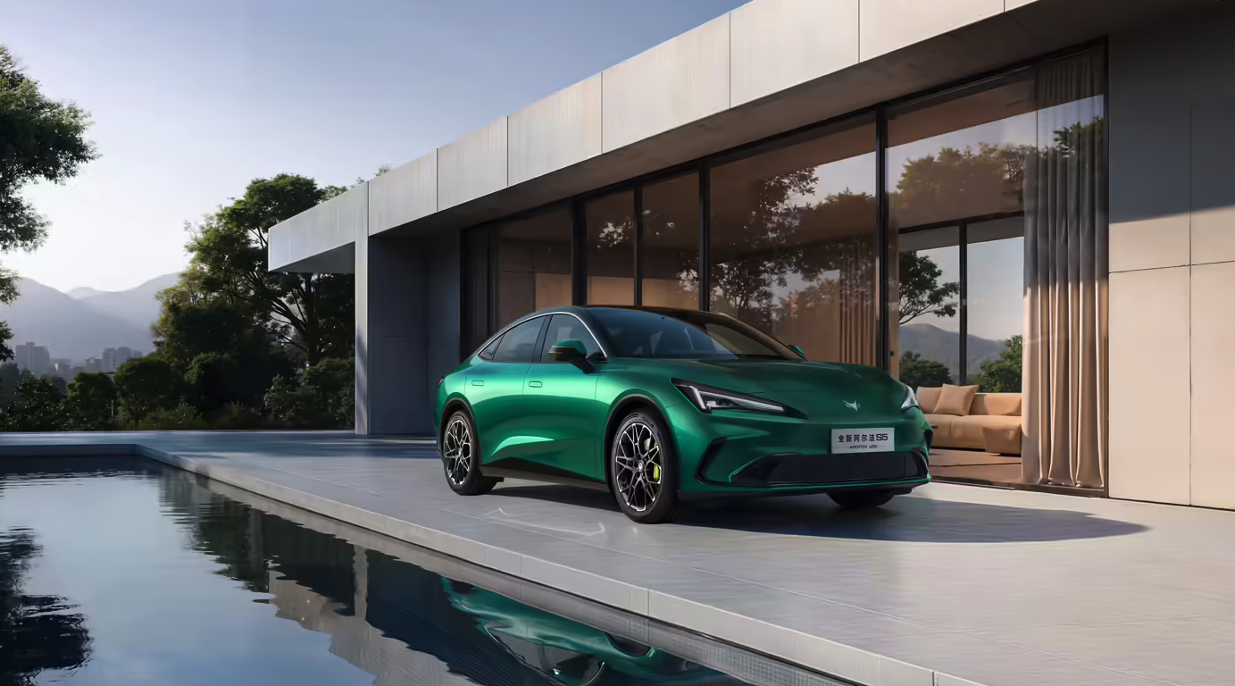 北汽极狐公布全新阿尔法S5外观官图 新增增程版本 定位AI高性能宽体轿跑